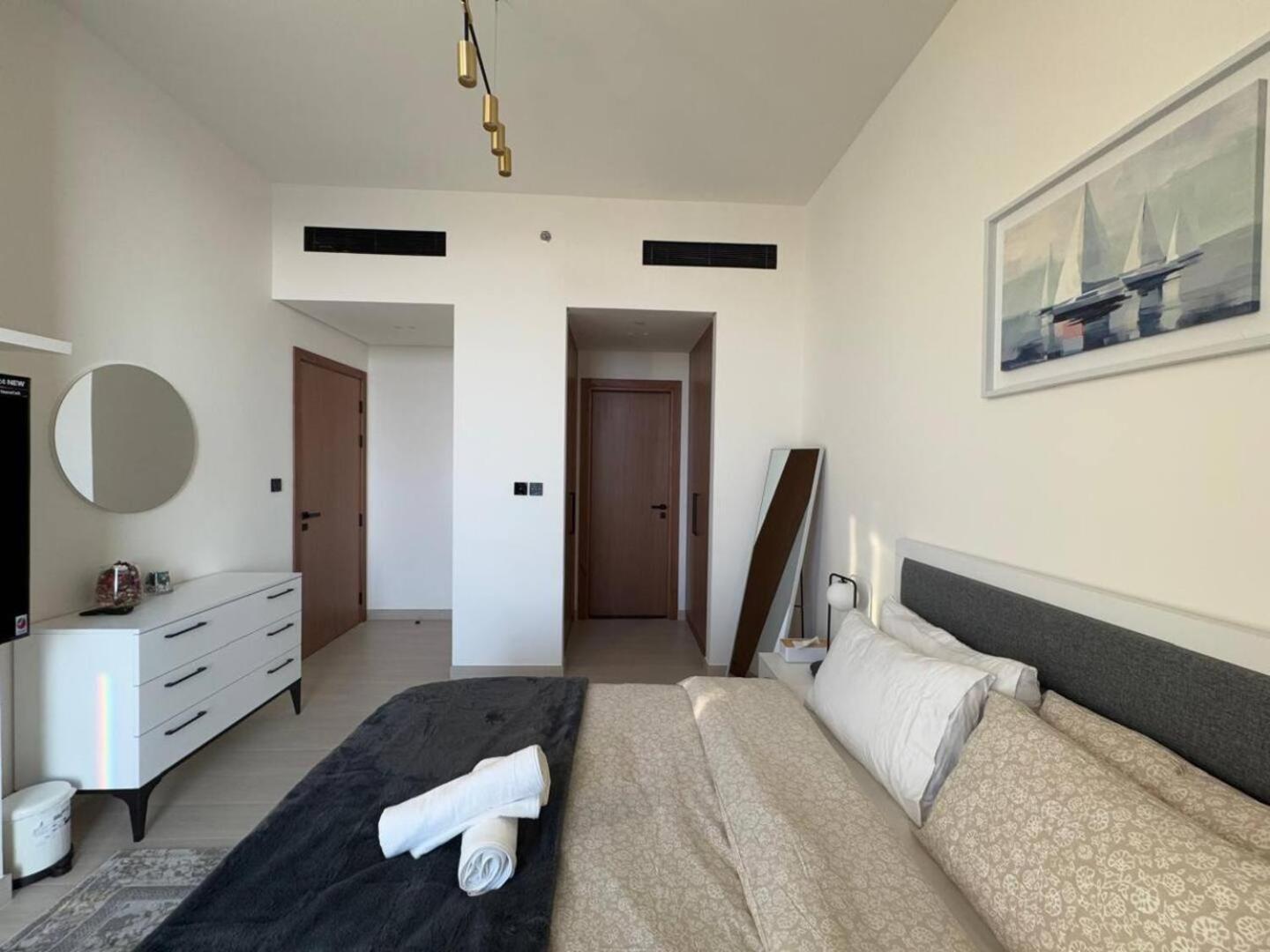 Apartment Modern & Smart 1br W Stylish Interiors In Jvc *