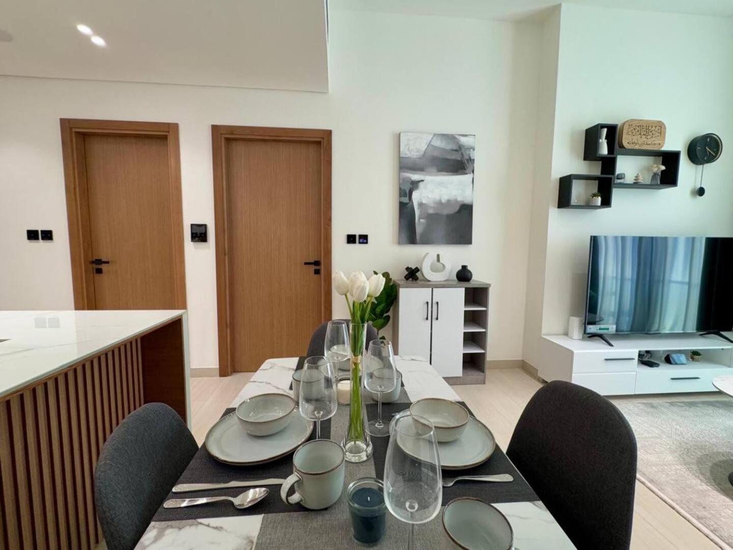Modern & Smart 1br W Stylish Interiors In Jvc