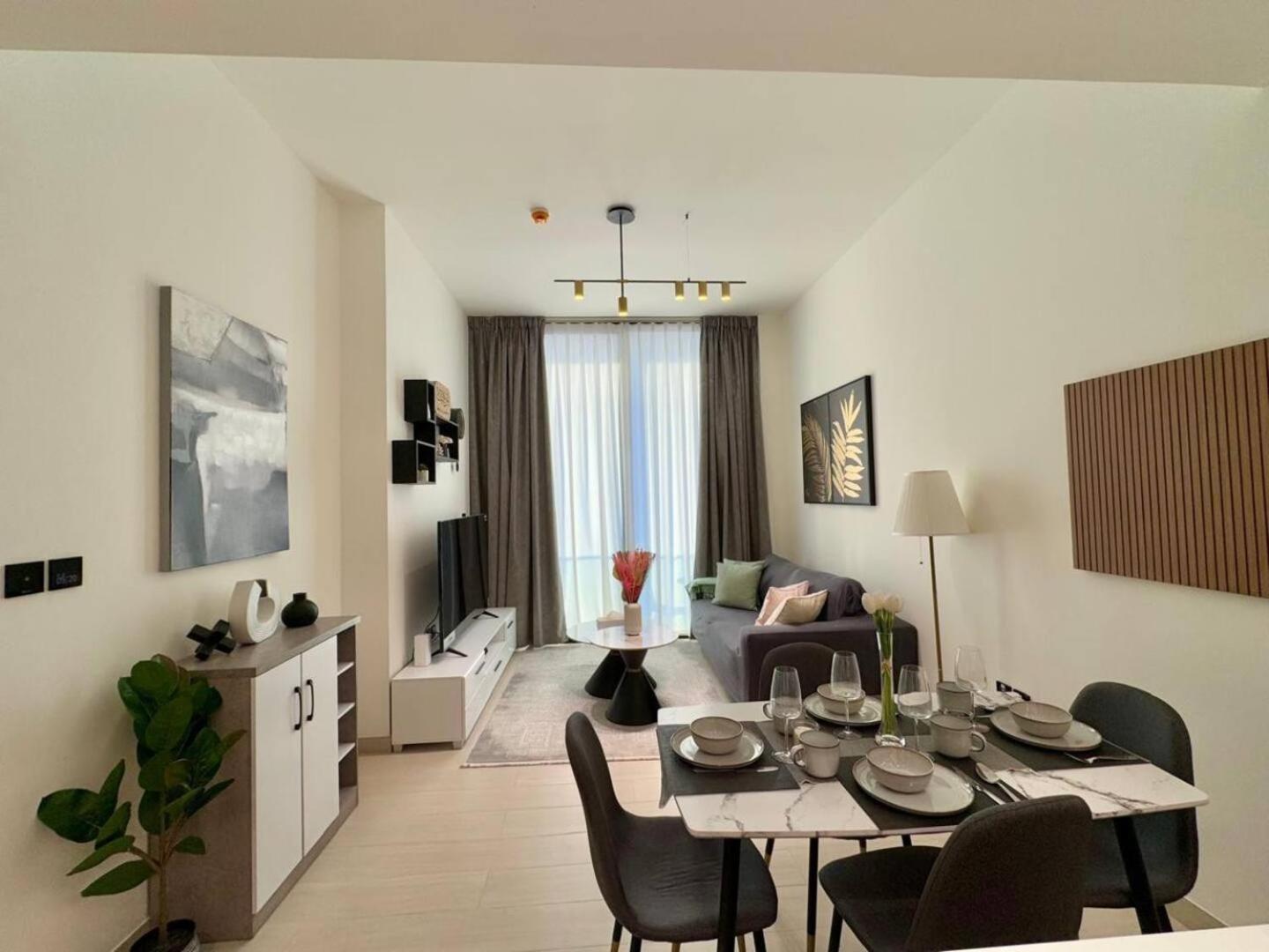 Modern & Smart 1br W Stylish Interiors In Jvc Apartment