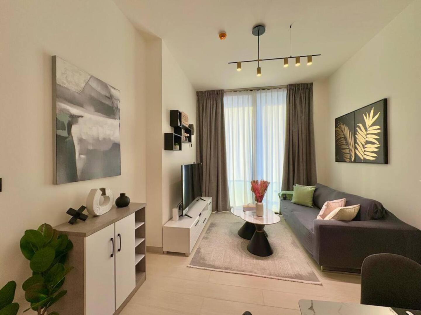 Apartment Modern & Smart 1br W Stylish Interiors In Jvc